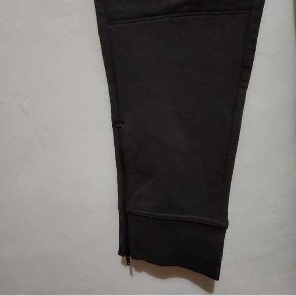 Uniqlo x Lemaire men’s black joggers - Picture 5 of 6